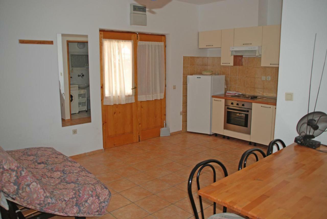 Apartments Bako Komiža Exterior foto